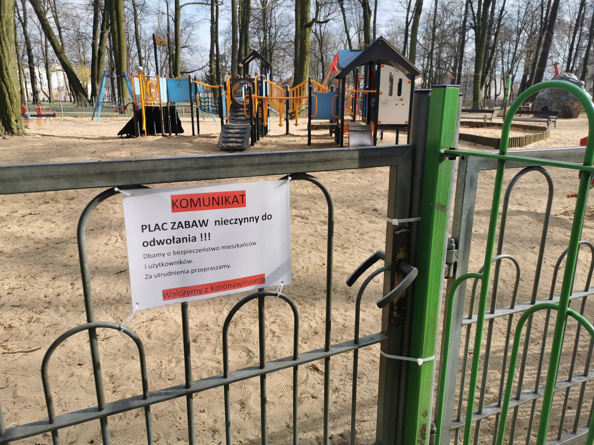 zamknięty plac zabaw